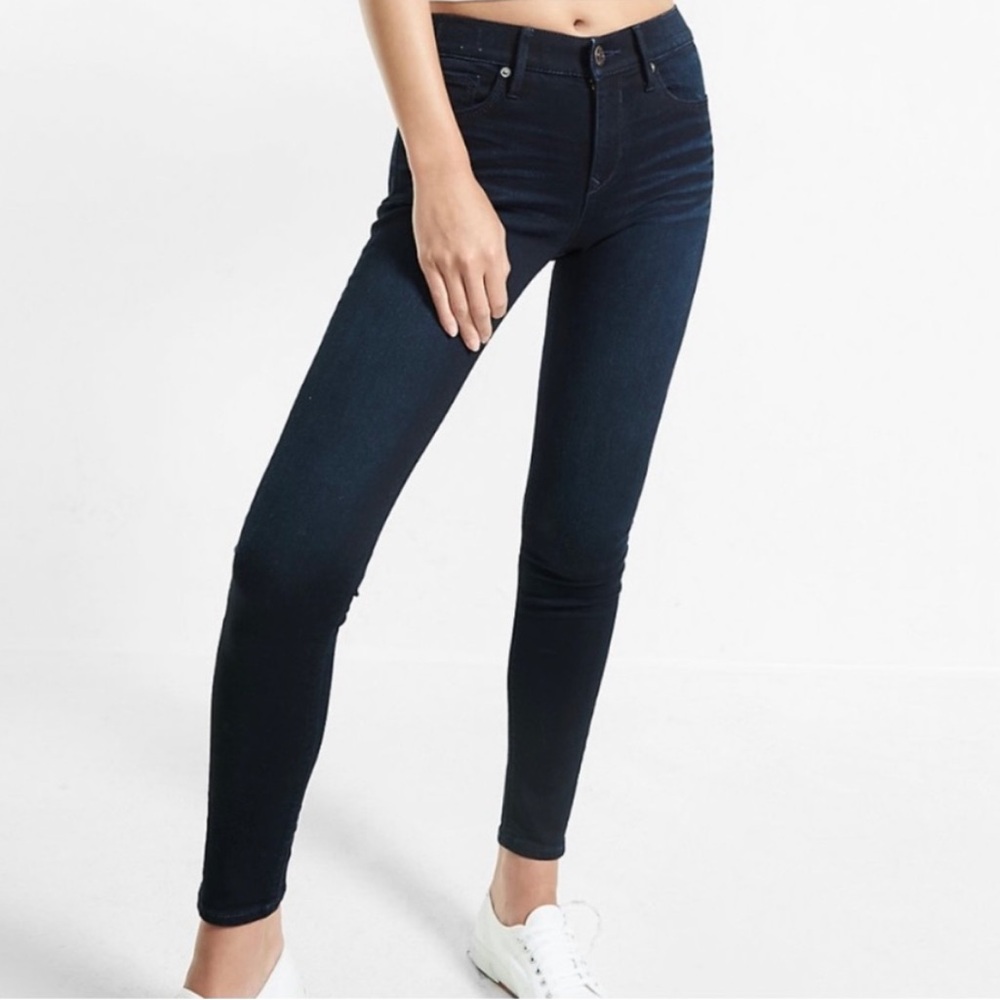 Express Jeans Legging Mid Rise Dark Wash
Blue Stretch Denim Jeggings Size 0 R
